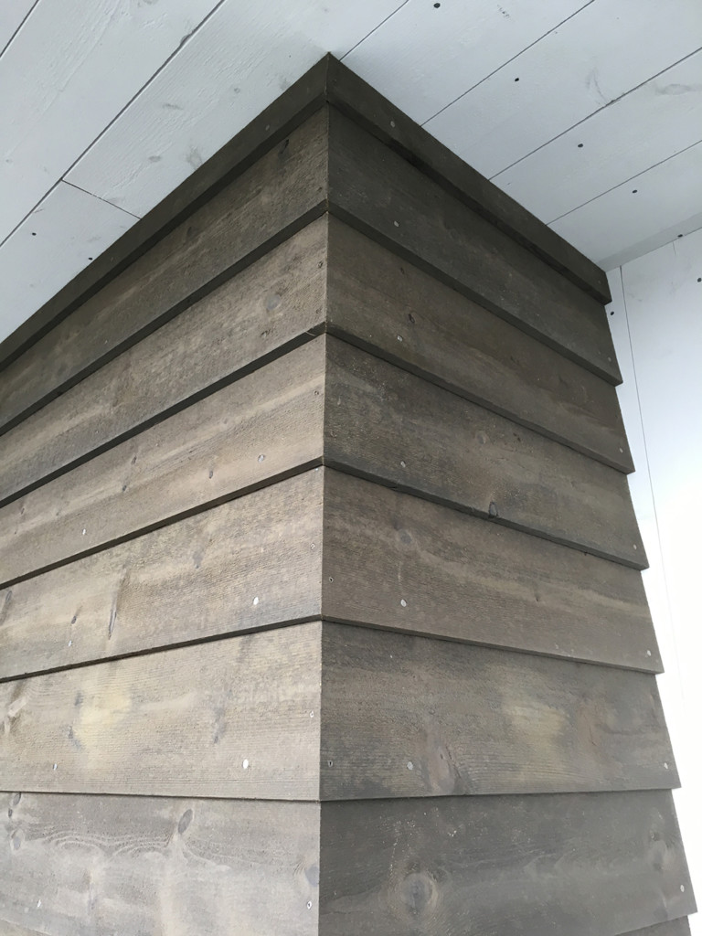 Detalj av liggende trekledning på Villa Olsen